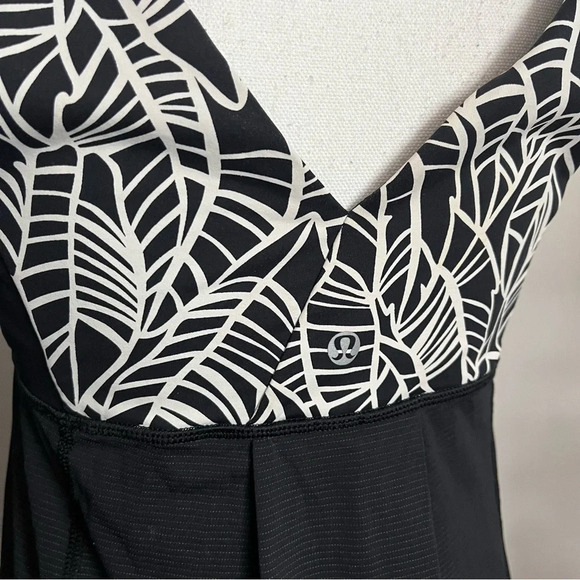 Lululemon • Hustle & Bustle Tank Top • Black / Pretty Palm Black Angel Wing - Picture 9 of 13